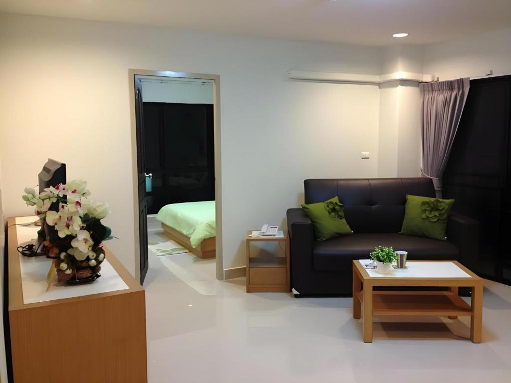 Ipremium Sukhumvit 81 Hotel Бангкок Экстерьер фото