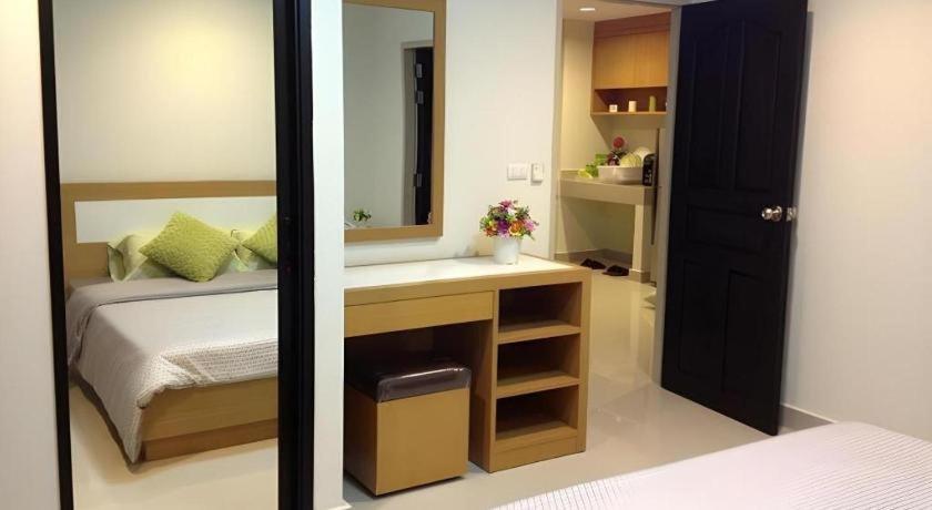 Ipremium Sukhumvit 81 Hotel Бангкок Экстерьер фото