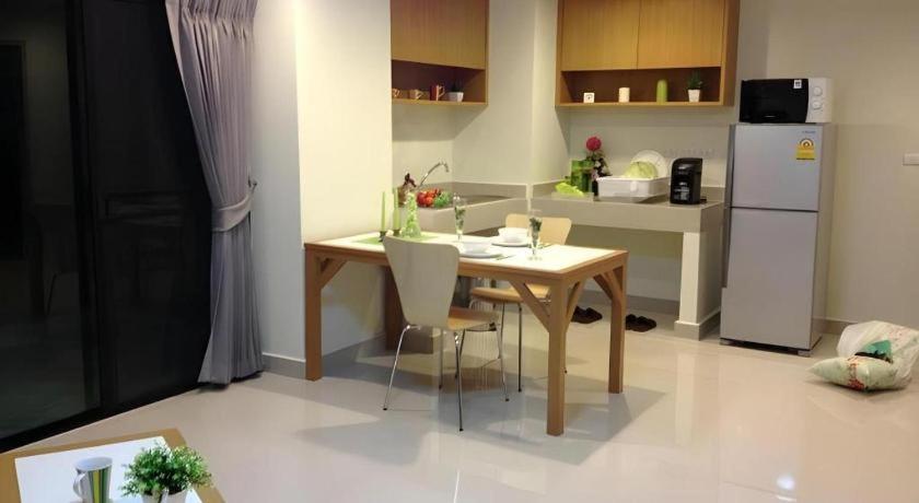 Ipremium Sukhumvit 81 Hotel Бангкок Экстерьер фото